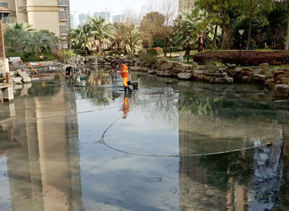 乌什景观池淤泥清理